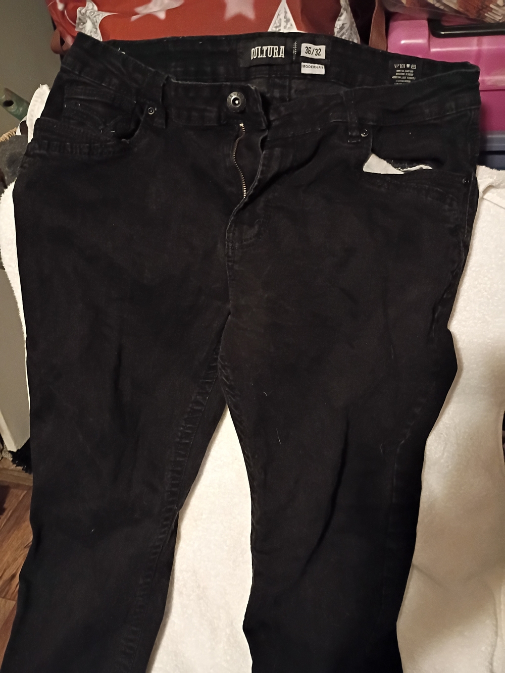 Men's Cultura Black Jeans - Classic Modern Fit Denim.